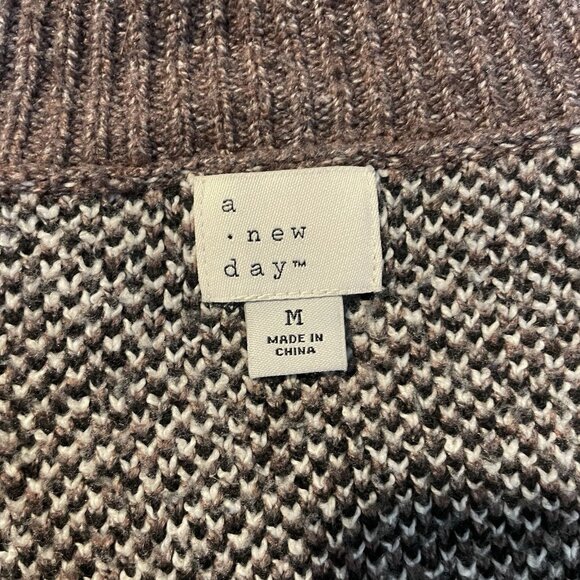 A New Day Sweater Womens Medium Cheetah Purple Vneck Leopard Relaxed Long Sleeve - Picture 2 of 6